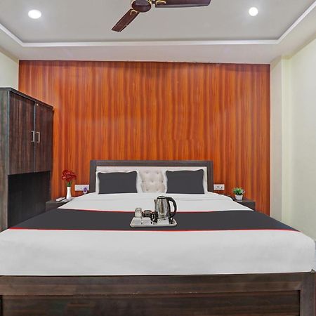 Hotel Collection O Srg à Chinhat Extérieur photo